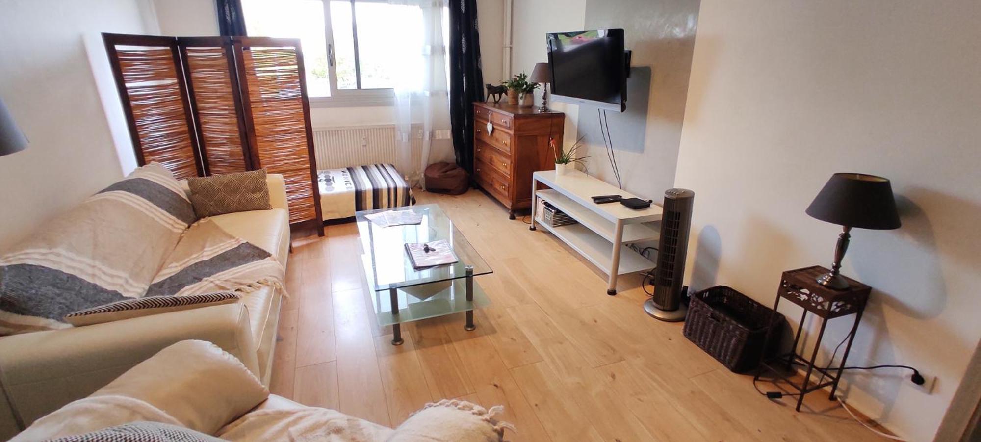 "Home Sweet Home" - 70M2 - Proche Lyon, Eurexpo, Groupama & Matmut Stadium, Ldlc Arena Saint-Priest  Luaran gambar